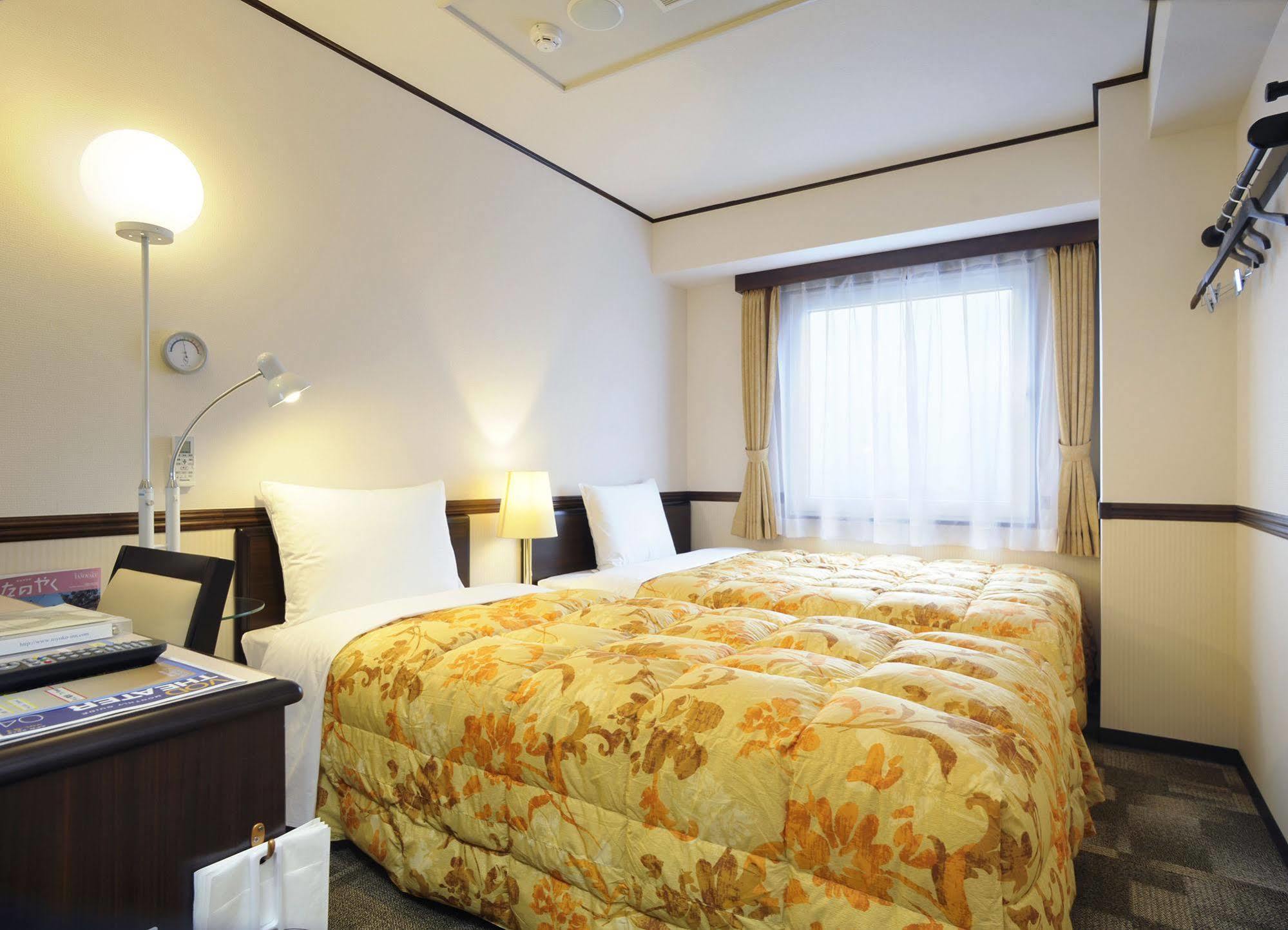 Toyoko Inn Aizuwakamatsu Ekimae Exterior photo